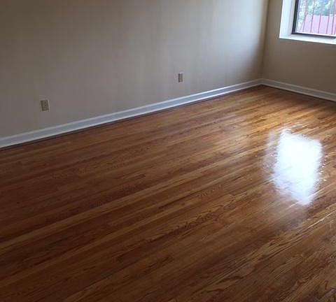3rd image of 19111 Woodhull Ave APT 5B