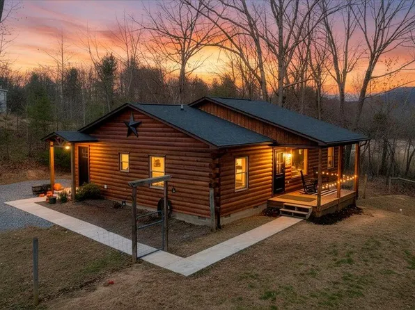 8013 Springwood Rd, Buchanan, VA 24066