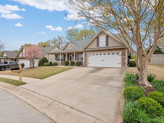 2nd image of 863 Vandenburg Dr