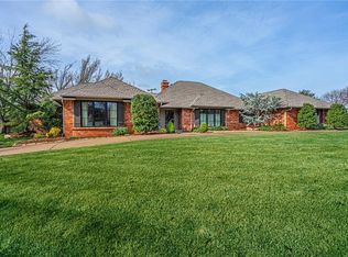 1608 Westminster Pl, Nichols Hills, OK 73120