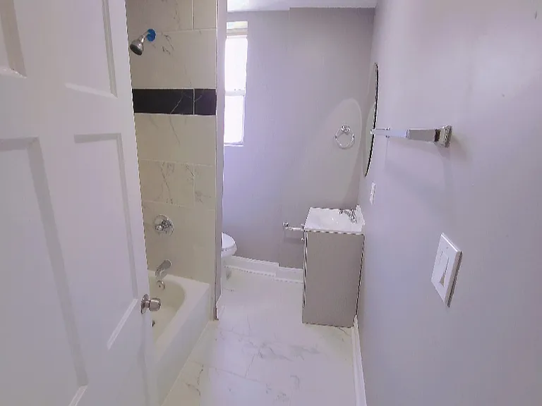 1347 Homestead St — Photo 14