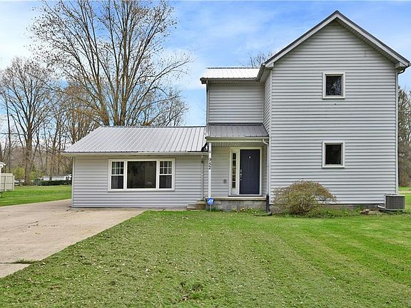 2nd image of 952 Rosegarden Dr NE