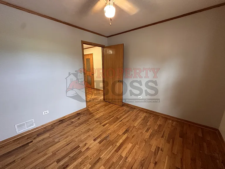 209 E Center St #1B — Photo 8