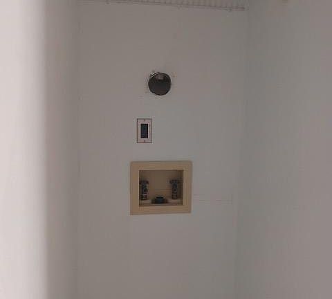 laundry alcove
