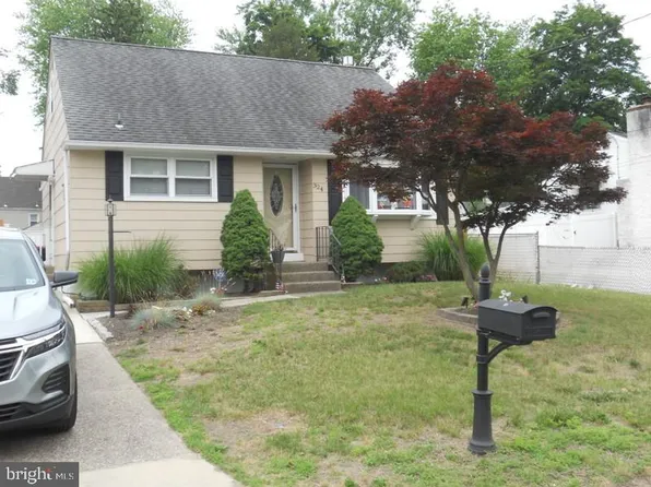 324 Ridge Ave, Blackwood, NJ 08012
