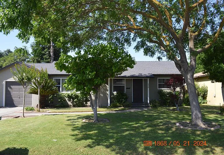 930 S Rose St — Photo 3