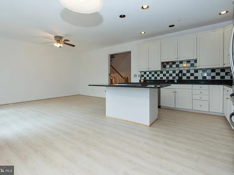 13559 Flowerfield Dr — Photo 11