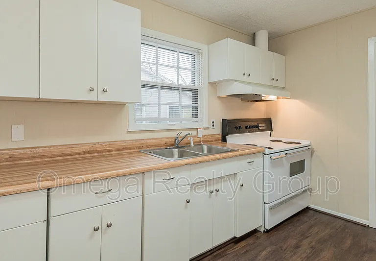 525 Annie Laura Dr — Photo 16