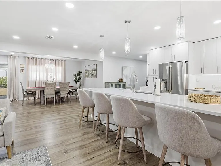 5247 Carmilfra Dr — Photo 10