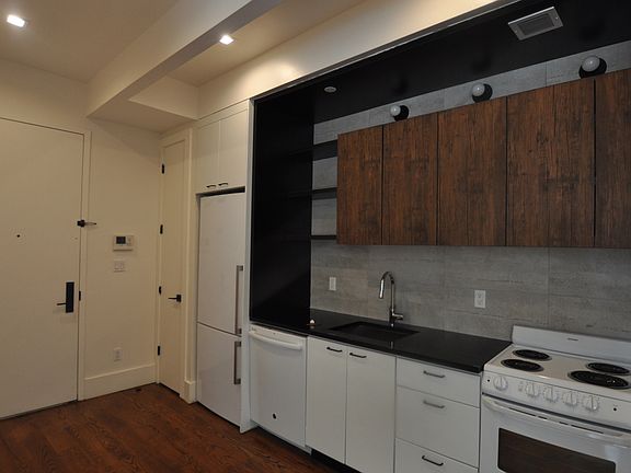 2nd image of 136 Erasmus St APT 1C