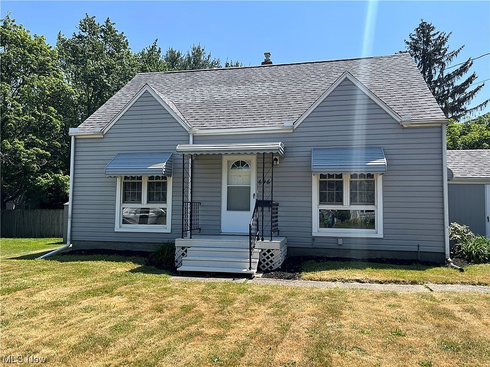 1st image of 696 E Paige Ave