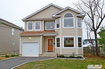 1st image of 113 Evergreen Ave