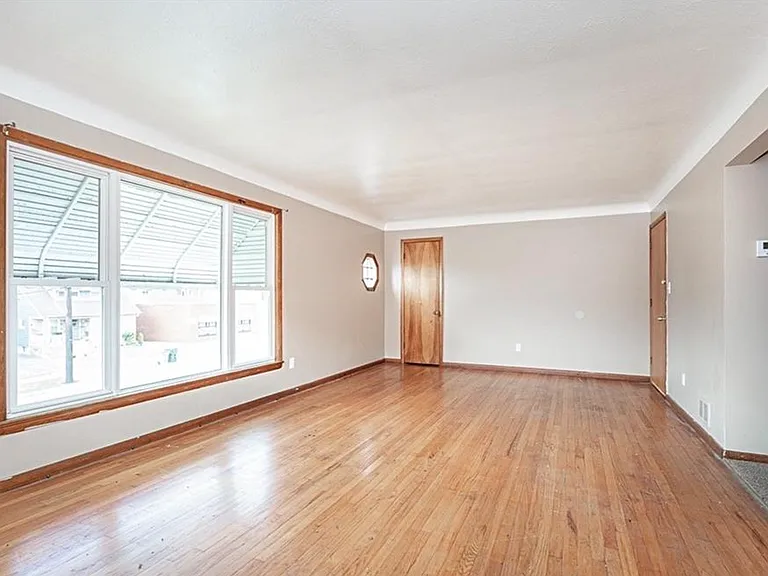 4633 Warner Rd — Photo 5