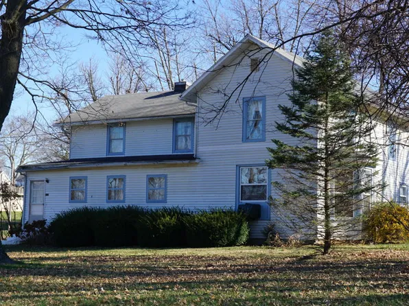 404 S Madison St, Kinmundy, IL 62854