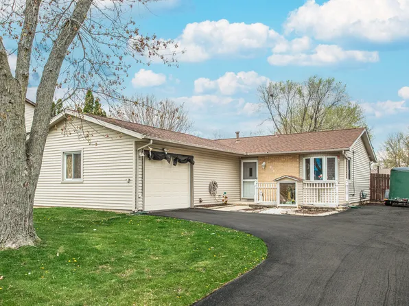 810 Oakton Ave, Romeoville, IL 60446