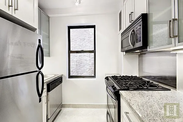 Rented by Halstead Real Estate | media 15