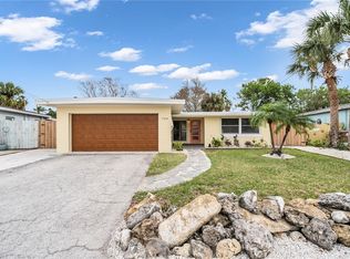 709 Sunset Cv, Madeira Beach, FL 33708