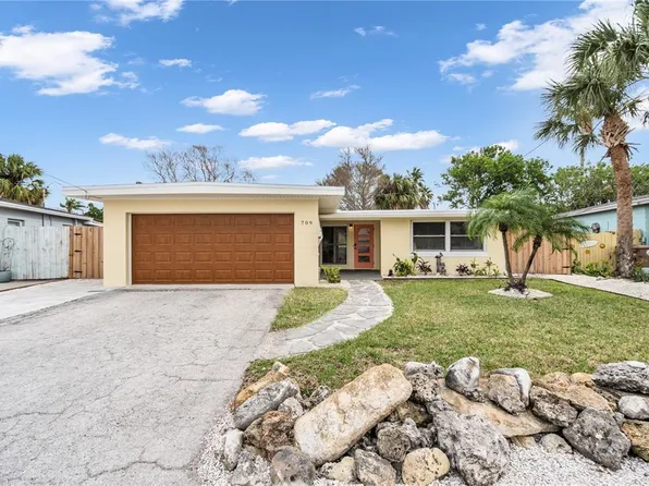 709 Sunset Cv, Madeira Beach, FL 33708