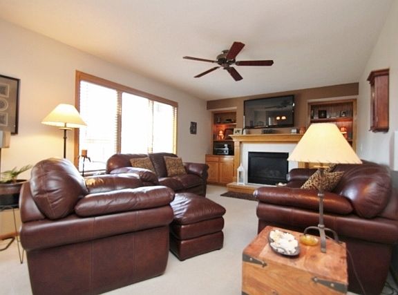 3rd image of 9118 Oakridge Pl