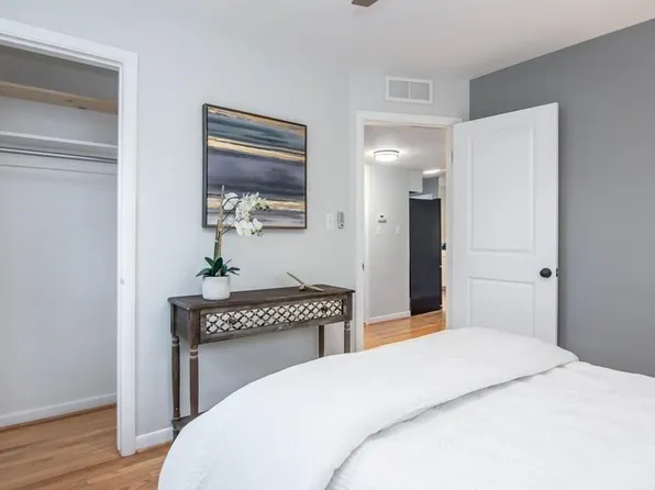 14030 Elgin St, Oak Park, MI 48237