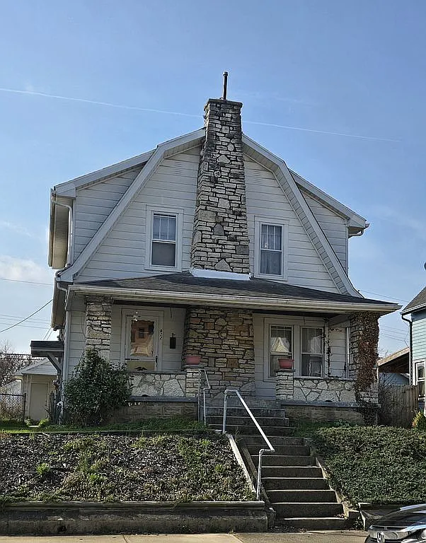 822 E Pearl St photo 1