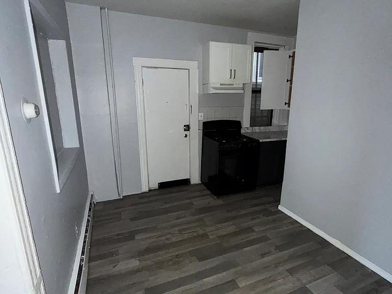 137 3rd St #2 — Photo 5