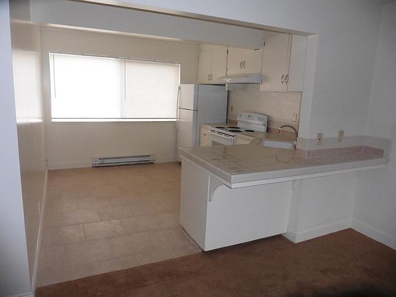 3rd image of 429 S 9th St #9542d037b