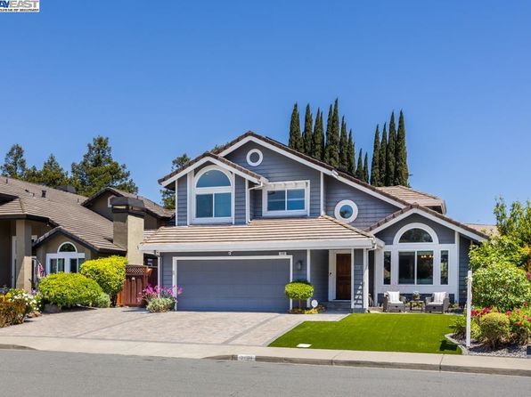 3181 Boardwalk St, Pleasanton, CA 94588