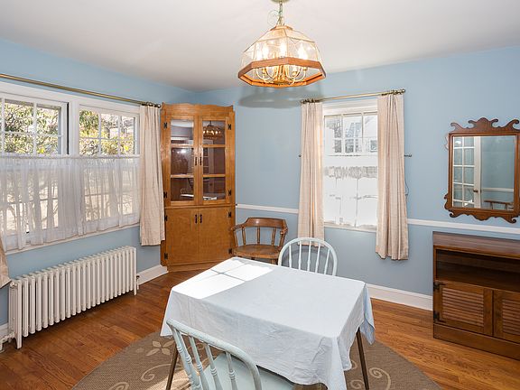 3rd image of 25 Elmore Ave