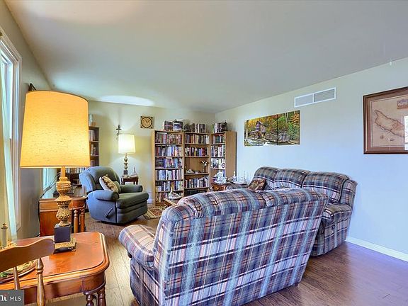 5th image of 7909 Bayard Dr