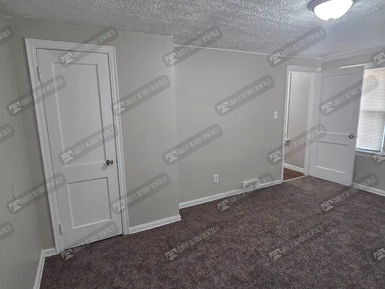 19335 Hoover St — Photo 9