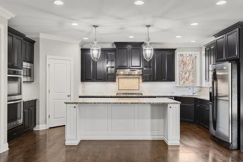 5 bed, 4.5 bath, 4164 sqft, $4,295 — Photo 4