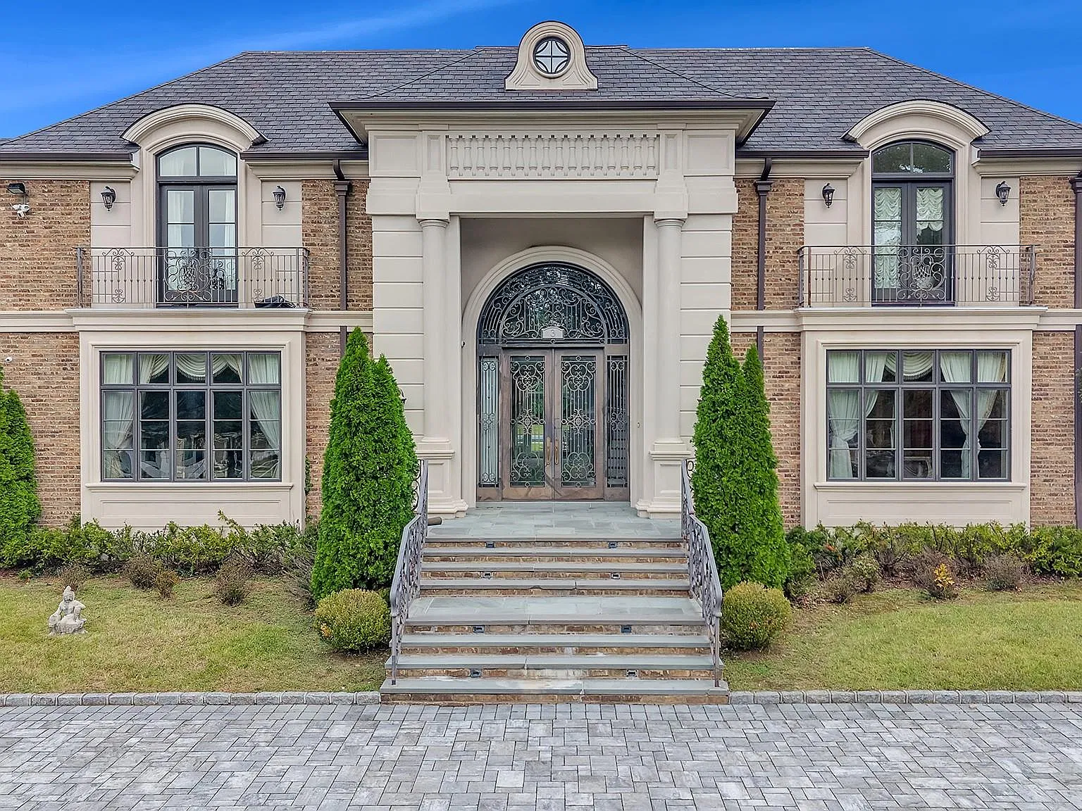 6 bed, 6.5 bath, 8059 sqft, $40,000 — Photo 4