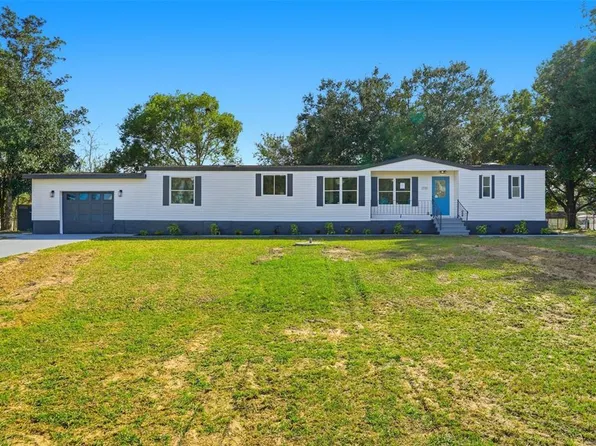 9744 Silverbend Dr, Dade City, FL 33525