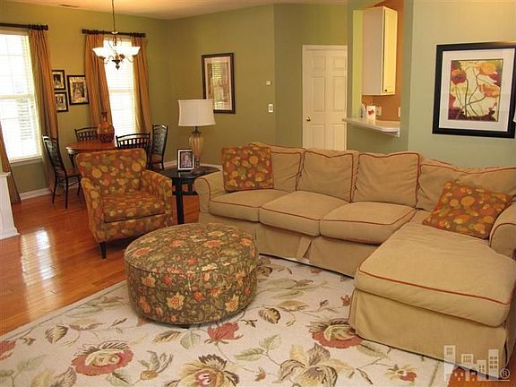 5th image of 6421 Sentry Oaks Dr