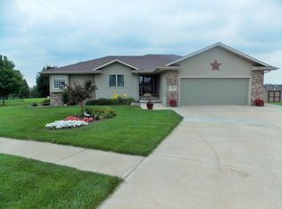 1515 Hillcrest Dr, Juniata, NE 68955