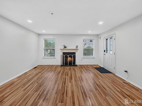 4th image of 167 Vasser Dr