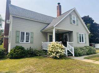 58 Pleasant St, Peru, NY 12972