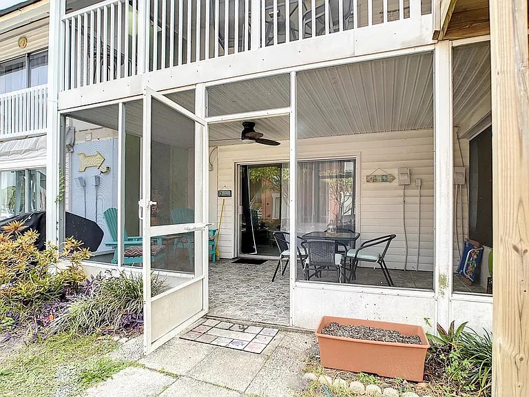 3735 42nd Way S #B — Photo 37