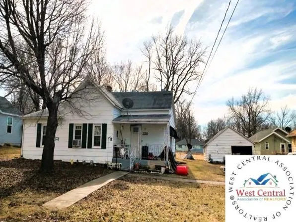 220 W Benton St, Clinton, MO 64735