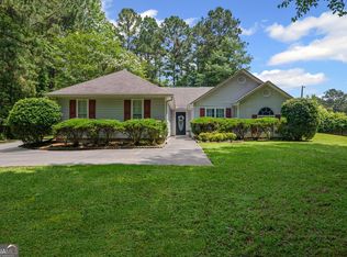 45 Paces Landing Dr, Newnan, GA 30263