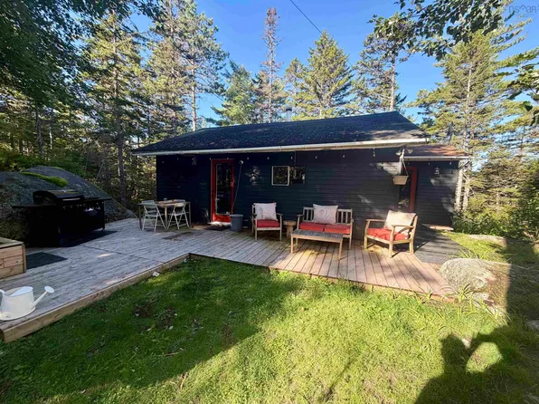 996 Armstrong Lake East Rd, West Hants, NS B0N 2T0