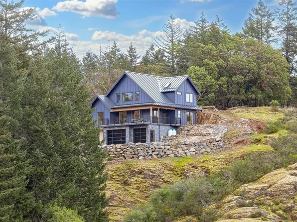 668 Southwood Dr, Highlands, BC V9B 6R9