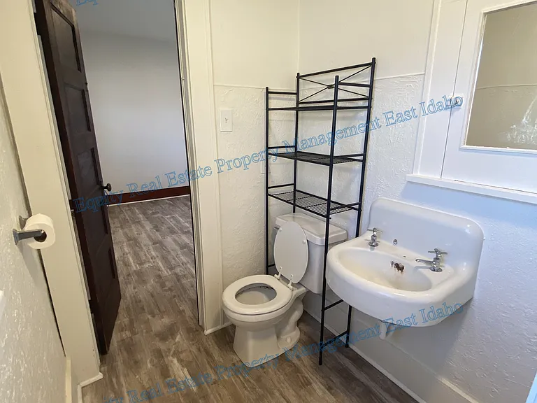 923 W Clark St #923 — Photo 6