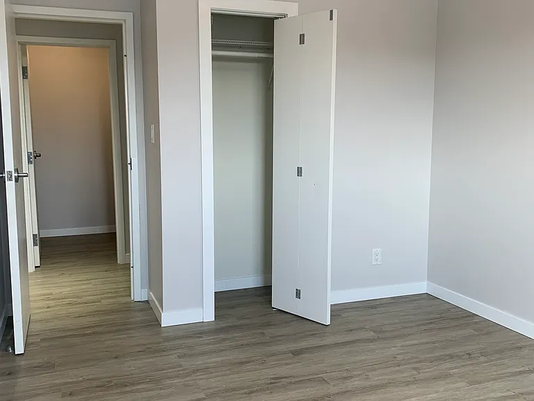 293 Edison Ave #305 — Photo 12