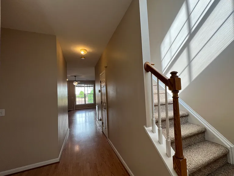 105 Nottinghill Walk — Photo 4