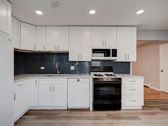 3rd image of 2124 N Harlem Ave APT 2E