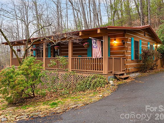 3rd image of 16 Rocky Glen Trl