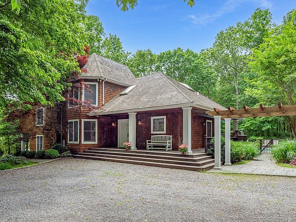 4th image of 49 Northside Dr