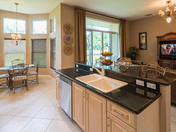 4th image of 7148 Twin Falls Dr